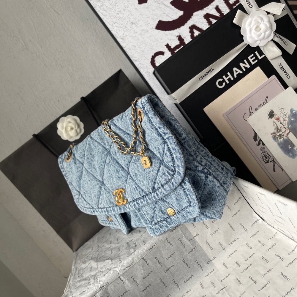 CHANEL Bags - Picture 4 of 8